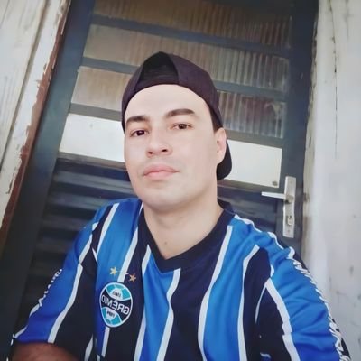Ame alguém que você admira! Começando por você mesmo! 😍❤
♋ Canceriano
2 paixões @Gremio & @LFC