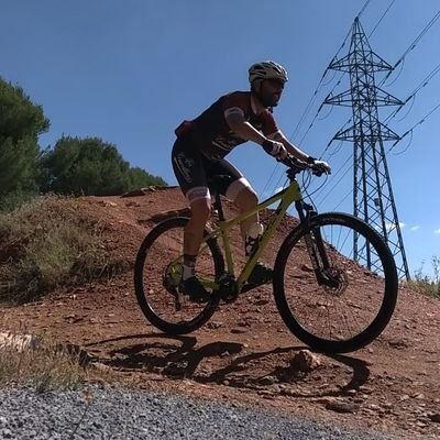 Chico bueno con malos hábitos. El ciclismo como pasión.🥰🚴🚵