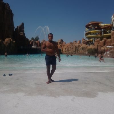🤽♂️ Waterpolo player
🏊 Swimming
#10
No bees, no honey, no work, no money