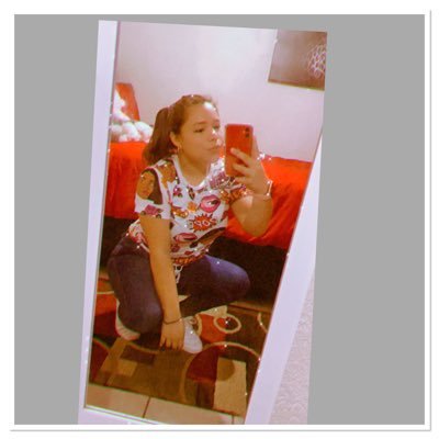 Si tú quiere a esa persona nuca juegues con su sentimiento 💔😔 Y valora a esa persona que tiene tu lado por nuca sabes cuando lo pierdes todo 💔😭 😔