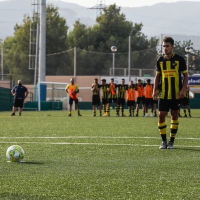 Futbolista formado en la academia del Valencia CF, exjugador del Elche CF, Hospitalet, Manacor, actualmente jugador del CE Cardassar