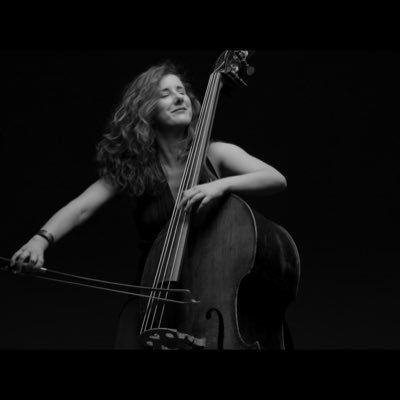 🇫🇷 Concert pianist 🎹 bassist 🎻 based in 🇬🇧.🎓Graduated from a Master of Perf at the Royal College of Music, London @annegabrieledouce on instagram