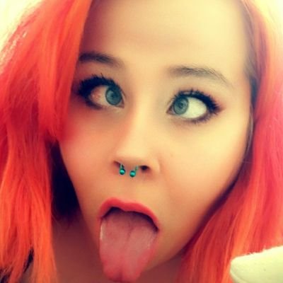 I'm a 25 year old mother, who loves life,reading and to cook. I am 5'4 211 lbs, and blue eyed !