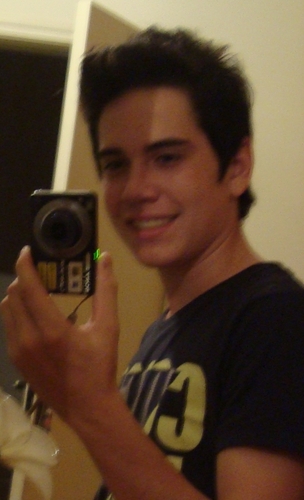 16 anos, Virginiano, Adora festas, Ama os Amigos, Solteiro, Ama ficar com a Familia, Pronto pro que der e vier! Prazer Jhoow!