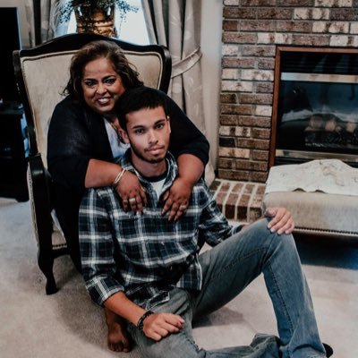 Proud mom of Brittney and Matthew, Child of God, Pastor Allen's wife and friend, daughter of Moolchan and Cynthia, Kim's older sis, Priya and Olivine's Tauntie.