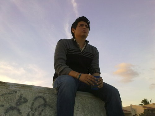 gabss_castro_'s profile picture. Aspirante a Abogado por la UADY. Luz, Ciencia y Ska!