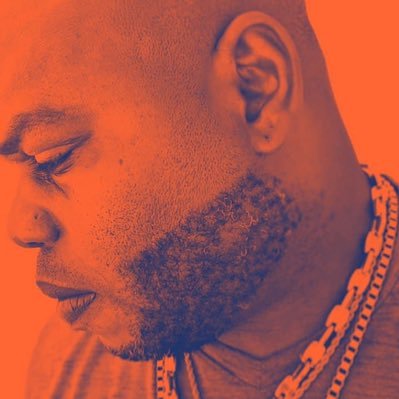 I have been doing standup comedy for 11 years . I now live in Daytona. i was born in ALBANY Ga ..I attend high school and became a comedian