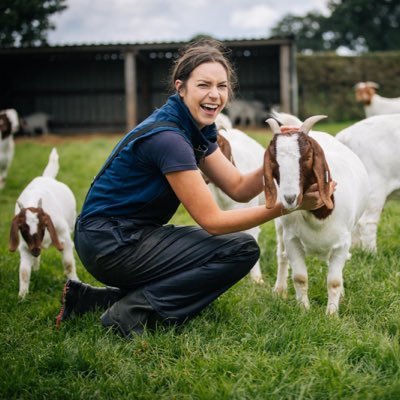 Farm vet and mummy ~ Cheshire born and bred | Passionate about the UK farming industry | BCVA board member ||