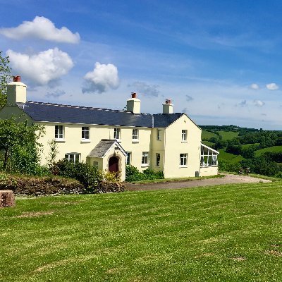 Two unique, luxury, self-catering holiday cottages on a beautiful farm in the Exmoor National Park with sensational views - sleeping 4 and 6 plus dogs/horses