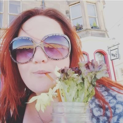 Dog Lover. Champagne Quaffer. Ethical Entrepreneur & Freelance VO for Hire 💕
Supporting @liliesanddreams // @twtdvintage // @poplondonboutique