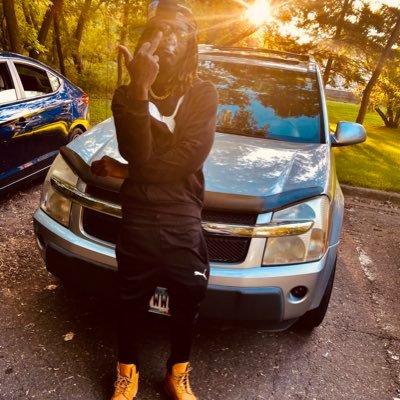 Producer 🥣 | Artist 🎤| Song Writer ✍🏾|Foreign 7| Gizzie1stack@gmail.com| 📍MN | Painting pictures from my perspective 🙏🏾🌅
