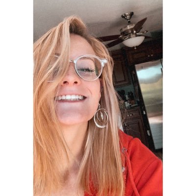 tayylorkirrby's profile picture. 
