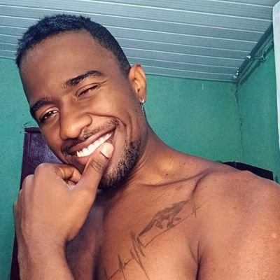 ErikoNasciment0's profile picture. let's wallow 🐺