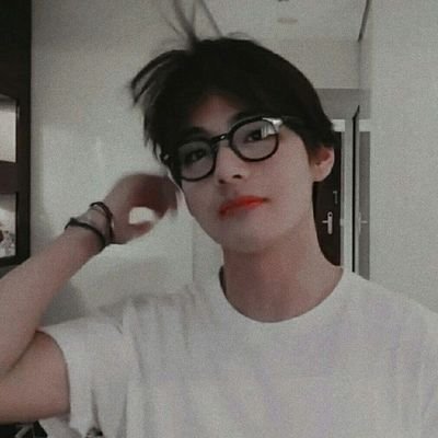 ﹙ 𝐑𝐏 ﹚┊he's 𝒆𝒙𝒕𝒓𝒂𝒐𝒓𝒅𝒊𝒏𝒂𝒓𝒚 guy with the perfect visual also 4D personality. 𝑨𝑹𝑴𝒀'𝒔 & 𝒀𝒆𝒐𝒏𝒕𝒂𝒏 mine. 𝑻𝒂𝒆𝒉𝒚𝒖𝒏𝒈 𝒹𝑒 𝑲𝒊𝒎.