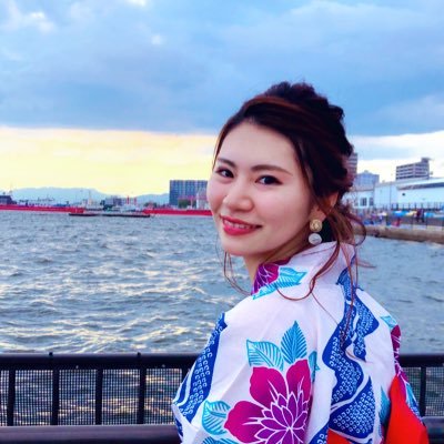 元議員秘書👩💼 | CAの夢を追いコロナ禍に公務員退職✈️ | 英語力0→毎朝3時起き朝活・スキマ時間学習 | 働きながらTOEIC400点台から2ヶ月独学で805点、現在885点✏️ | 英語コーチ|中東とアジア2社からついにCA内定をいただきました | 一緒に頑張りましょう🌷