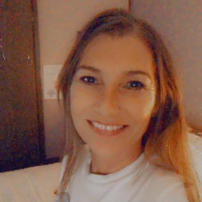 suzanne31131927's profile picture. 