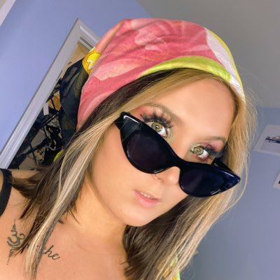 ashmitch773's profile picture. Lips that speak the truth & a head in the clouds. Be the boss bitch you know you are.