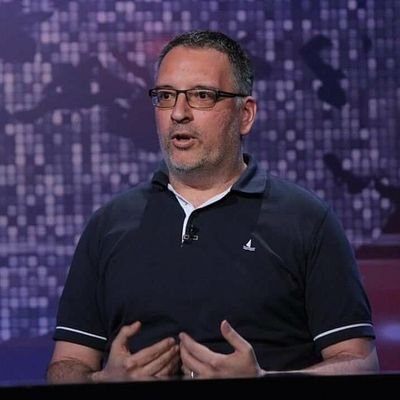 radio i tv voditelj... sa Smiljanom Banjcem koautor radijske emisije Ob-Neob koja se trenutno emituje na internet stranici https://t.co/73MFDj9FUK