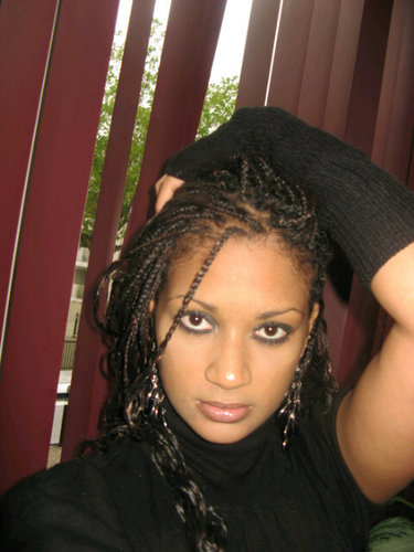 yvette_i's profile picture. 