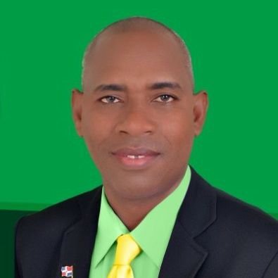Licenciado,político,presidente de la fundación Cabo de vela,presidente del partido Fuerza del pueblo,diplomado en ciencias políticas,diplomado en Washington.