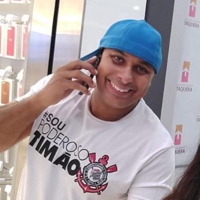Nascido na Cidade de Carapicuiba, Sou uma pessoa alegre!! adoro esportes principalmente o futebol... Eu amo muito minhas filhas Fernanda e Bruna.