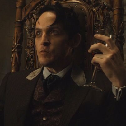 Gotham and Nygmobblepot stan, Oswald, Eddie and MartĆn are my world. Oswald Cobblepot Kinnie. I'm married to @Kristincobblep1
7/29/2020š