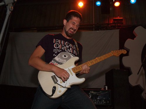 Vintage guitarist and Fender aficionado