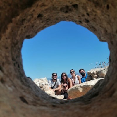 24años/Conservatorio superior de música de Alicante/Trompeta🎺/afición por la🥁 /Raíces Murcianas y Andaluzas /Don't stop 🎺