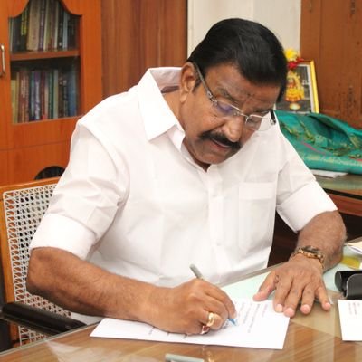 தங்க தளபதியின் தலைமையில் திருச்சிகழகதந்தையின் கரம் பற்றி பயணிப்பவன்..
திமுக என் உயிர் மூச்சு
நான் திராவிடன்