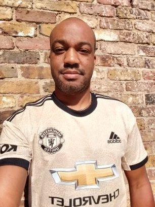 Manchester United Fan since 1985.  
Here to tweet, discuss and debate about all things United past, present and future!!  #respectallviews