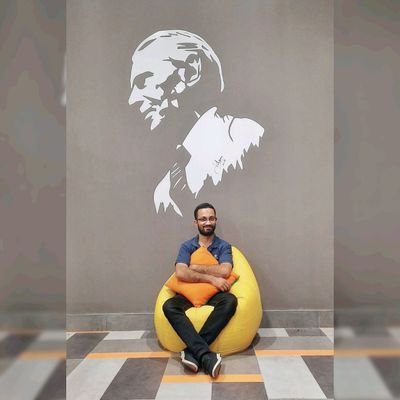 howaiskhan's profile picture. Pakistani