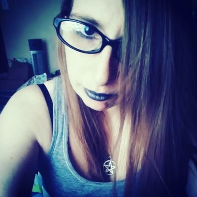 shebreaksdown's profile picture. Witch. Virgo. Crazy.