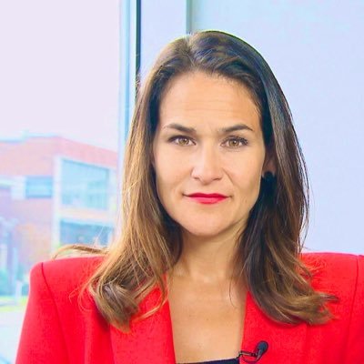 MelFauteux's profile picture. Journaliste, femme, maman. J'adore les gens, je déteste les injustices.