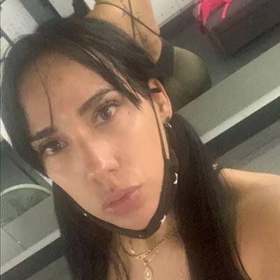 Cantante, actriz, bailarina, astronauta, científica... Naaaah. Mentira. Nada de eso. Simplemente ser humano y anti comunista!!