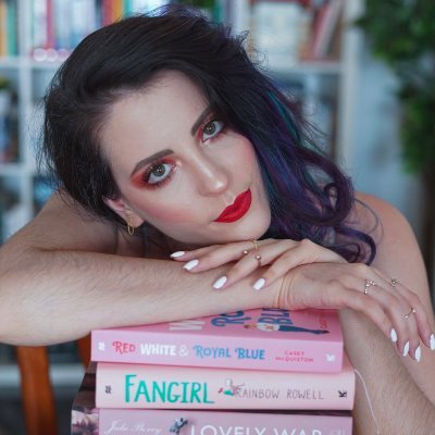 She/her 🏳️🌈 ✨ Organizadora de @litconmadrid 💗 A veces hablo de libros y otras de lo que me da la gana. Mi tienda de marcapáginas handmade ⬇️