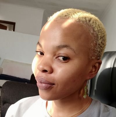 LerieLee's profile picture. IT Enthusiast |God fearing woman| 🎓 NMU Alumni | 💪FitnessBunny |👗👠Fashion fanatic |Foody