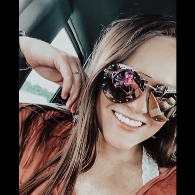 LauraJohnson110's profile picture. 🧡SHSU Alumni💙 Avid dog mom🐶♥️