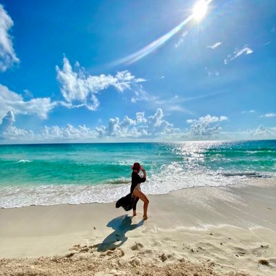 Amo viajar , bailar, el mezcal , el vino tinto pero amo más a @ivan_larax ❤️https:// CUMPLE 13 de DIC https://t.co/uqp63jI5Im