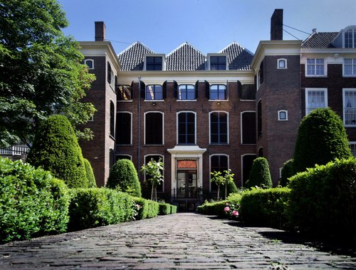 The oldest book museum of the world is devoted to the history of the art of the book. The focus is on the external appearance of the book and the book design.