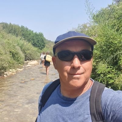חקלאי,עובד במשביר לחקלאי בע