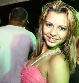 feliz e mega apaixonada por @ClaudiaLeitte