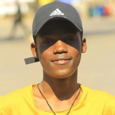 um a hustler....supervisor at Caltex..also doing Art,pencil drawin