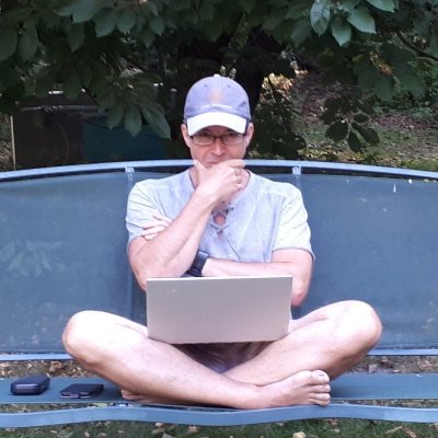 Math, software engineering, and dezentral Web. Currently on #Nostr: npub1w80jzxf36fhwgyfp622m6s7tcl3cy5z7xva4cy75q9kwm92zm8tsclzqjv. See you there... ✋