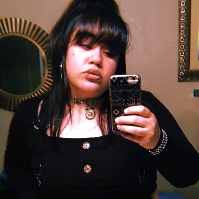 ⛓ Mad about it. 💋 She/They. Fat Latinx Queer Cunt. Film photographer. ⛓