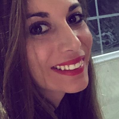 _al3ita's profile picture. Maestra de PT. 
Especialista en educación emocional. 
Ríe, canta, salta, llora, baila y sobre todo ama.