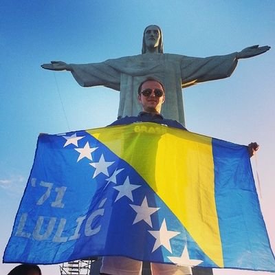 vanyyyak's profile picture. Software engineer with a passion for Crossfit & Football FK Velez & SS Lazio fan