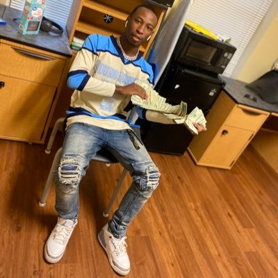 1005 CJ 🖤💸🏚|| LLCKJ🙏🏾||USM ‘22🖤💛|| Sc: ckj.1005