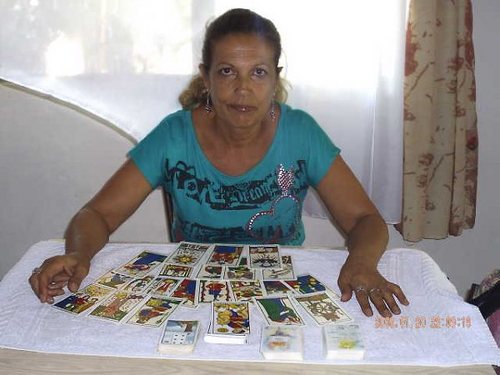SOY URUGUAYA,HABLO PORTUGUES Y SOY VIDENTE Y TAROTISTA