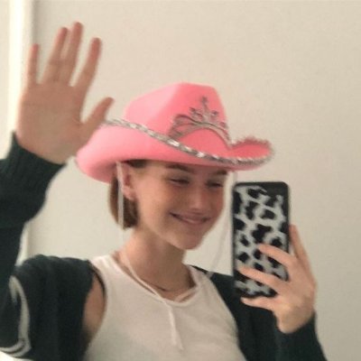 emmacozy1's profile picture. ˗ˏˋ𝒓𝒐𝒃𝒍𝒐𝒙 𝒄𝒍𝒐𝒕𝒉𝒊𝒏𝒈 𝒅𝒆𝒔𝒊𝒈𝒏𝒆𝒓, 𝒈𝒇𝒙 𝒂𝒓𝒕𝒊𝒔𝒕 ´ˎ˗
`  🎀  𝓈𝒽𝑒/𝒽𝑒𝓇  🎀  `
https://t.co/IoOHZ5c0Lc