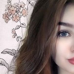 زما دقبر په شناخته باندې به دا وليکئ
ښه شوه چې مړه شوه لیونی به هميشه خفه وه